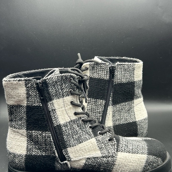 Bamboo Direct-15X Women’s Ankle Boots Plaid Black and White Size 10 NWOT - Picture 8 of 14